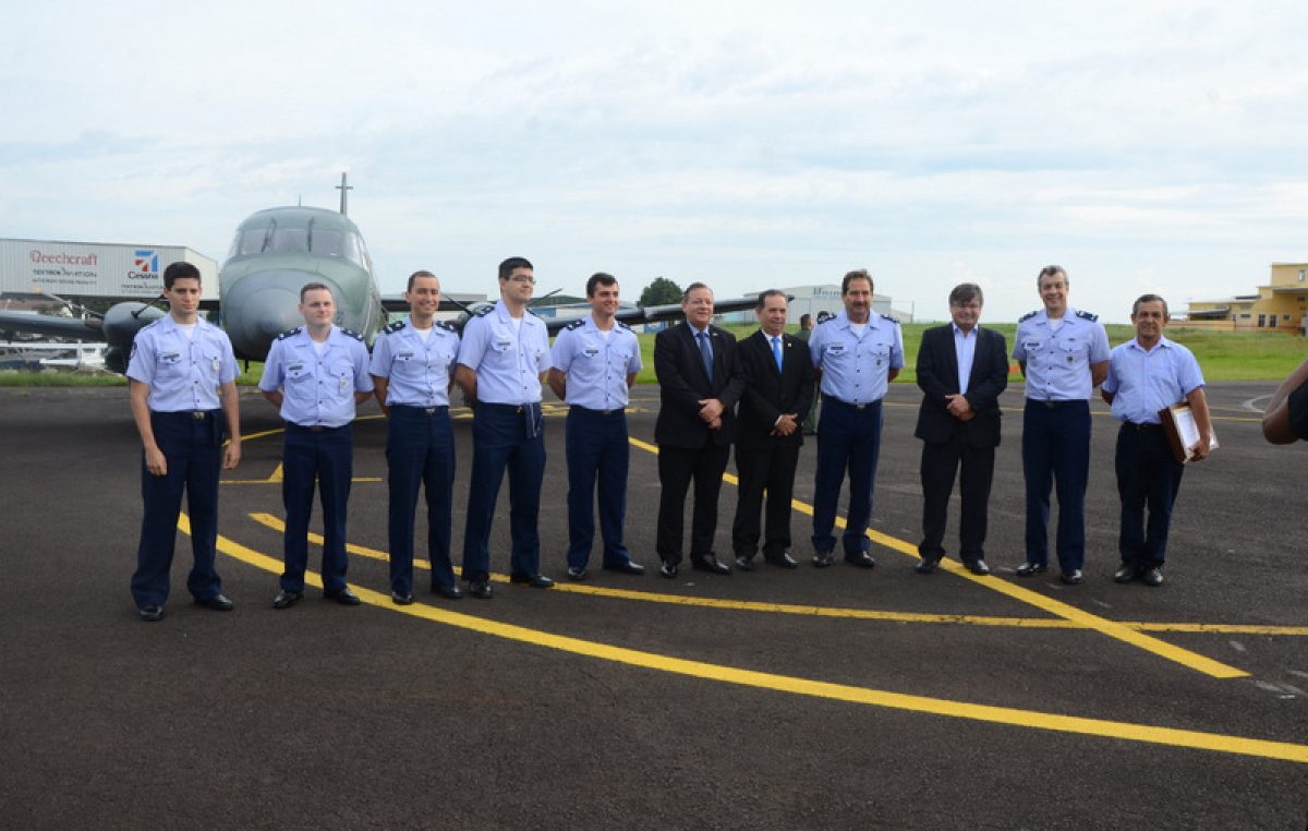 Marília recebe visita do alto comando da FAB